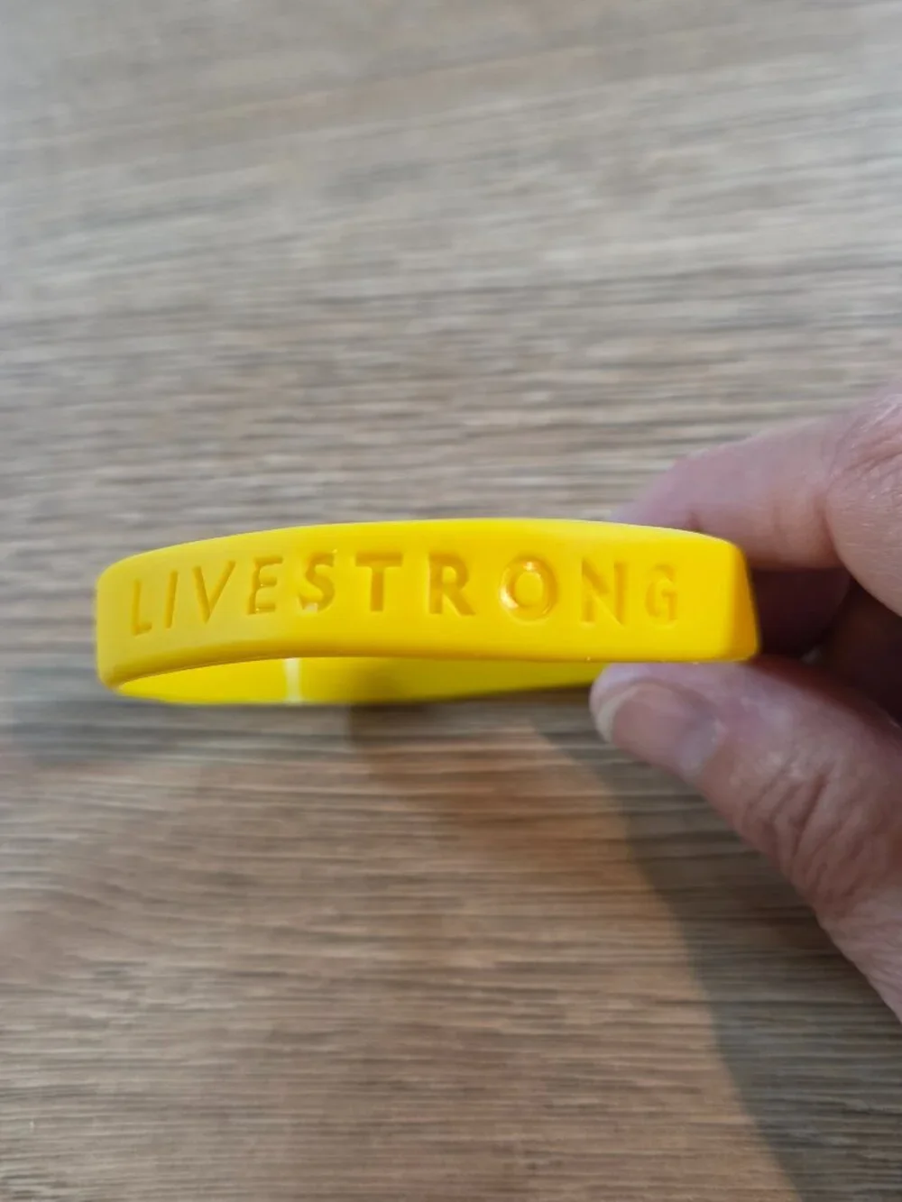 LIVESTRONG Yellow Silicone‎ Wristband Bracelet Cancer Awareness Adult Size